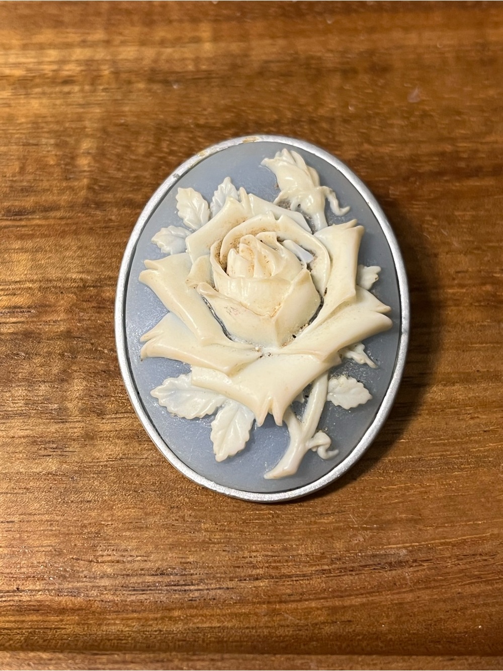 3D Carved White Rose Cameo Brooch – Blue/Gray Floral Relief Silver Tone Frame